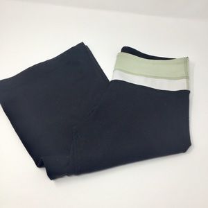 Lululemon Flared Black/lt green Yoga Pants 4